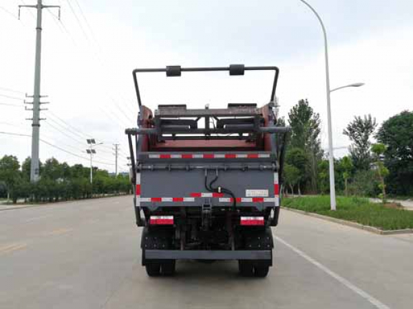 東風(fēng)小多利卡國(guó)六后裝高位掛桶壓縮式垃圾車