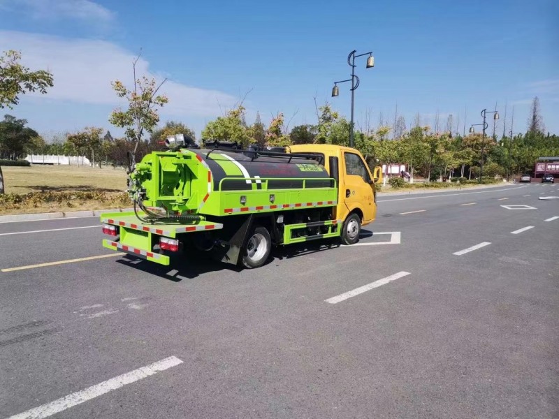 東風(fēng)途逸藍牌清洗吸污車