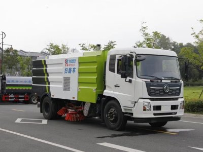 東風(fēng)天錦掃路車(chē)（4方水罐8方塵罐）